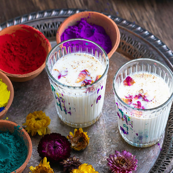 The Art of Serving: Elevate Your Beverage Presentation This Festive Season